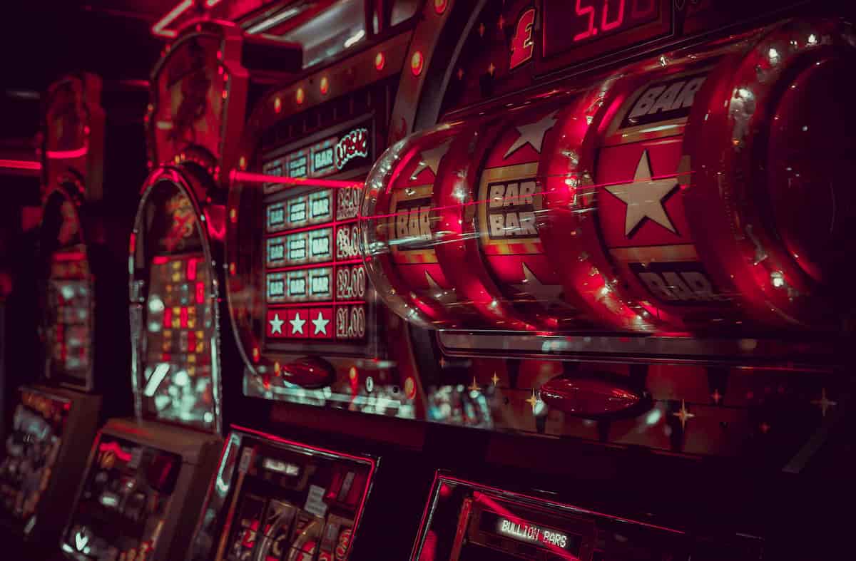 US casino hotel sector's market size shrunk by 35% with shift to online gambling